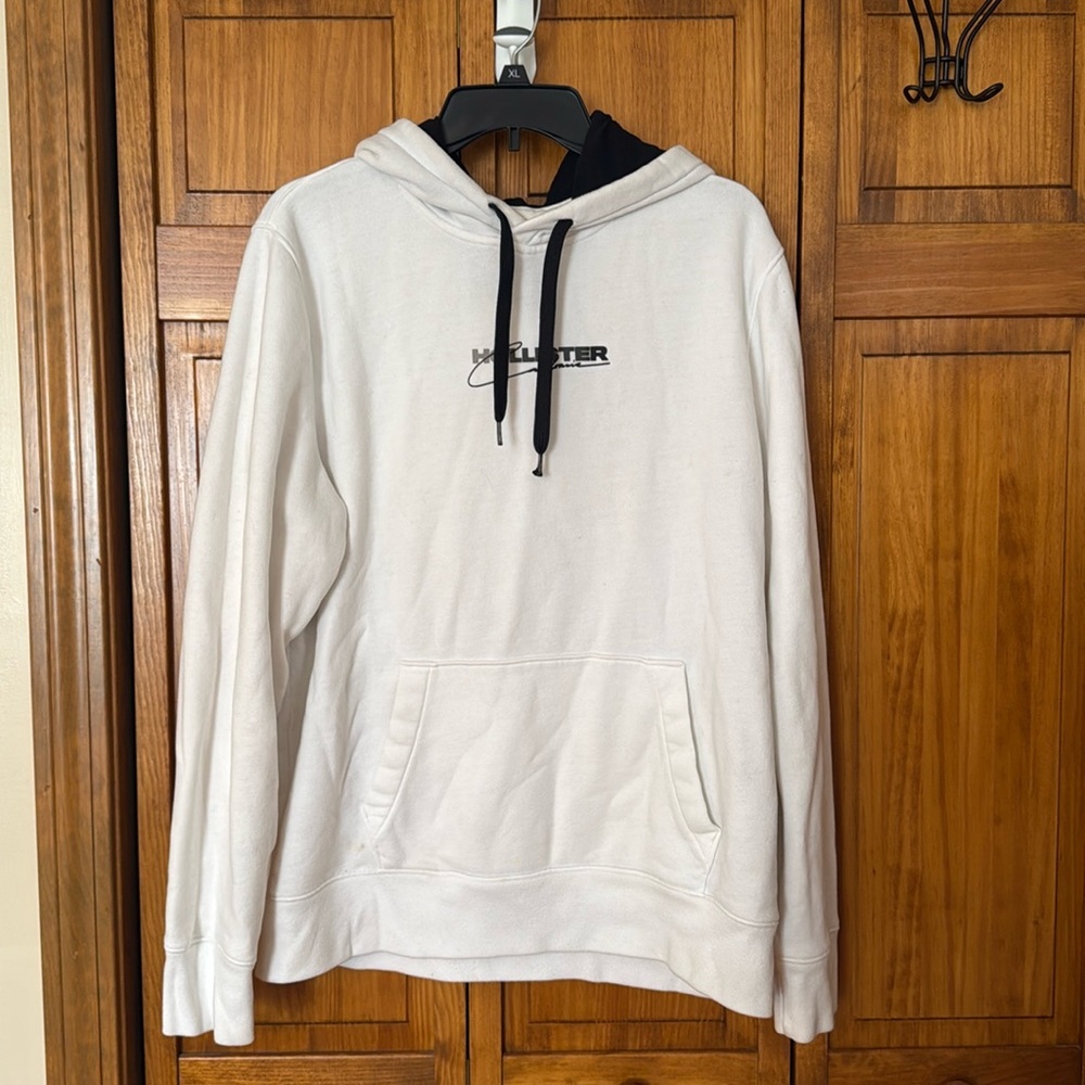 NWOT Men’s Hollister Sweatshirt hoodie size XL price drop back to school